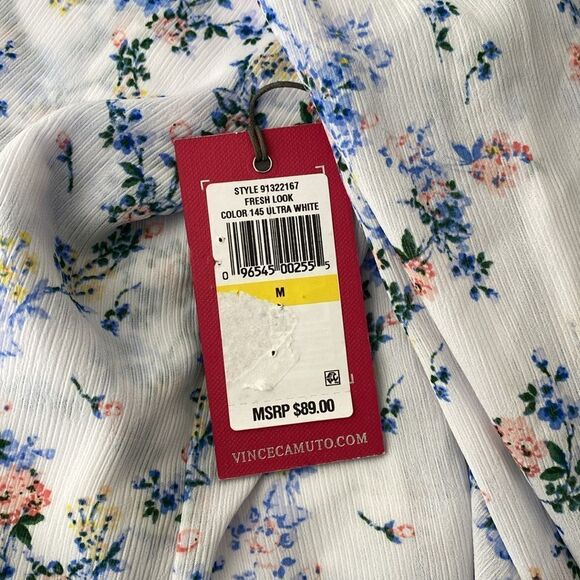 Vince Camuto Floral Flutter Sleeve Blouse - Picture 5 of 6